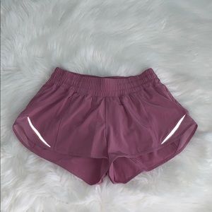 LULULEMON  BLUSH MAUVE  PINK HOTTY HOTTY SHORTS